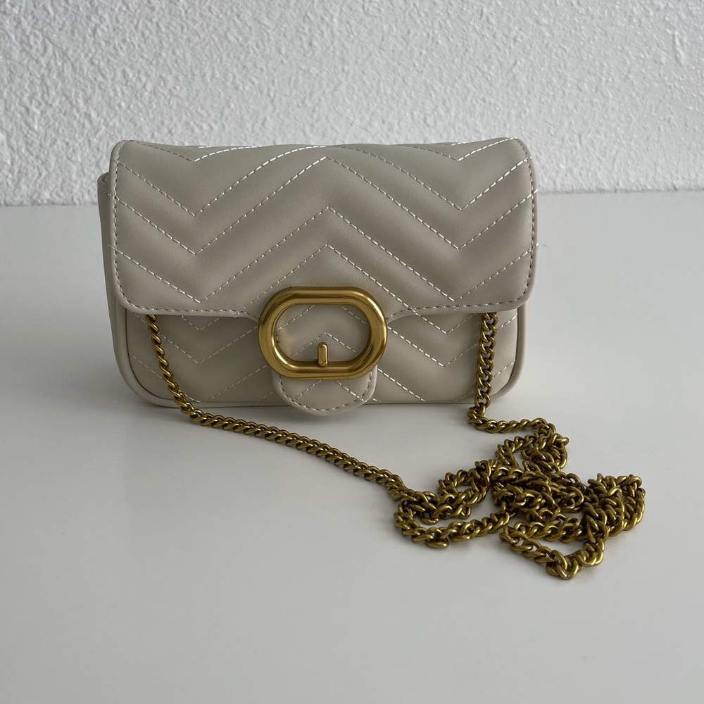 Super mini quilted heart chevron chain bag
